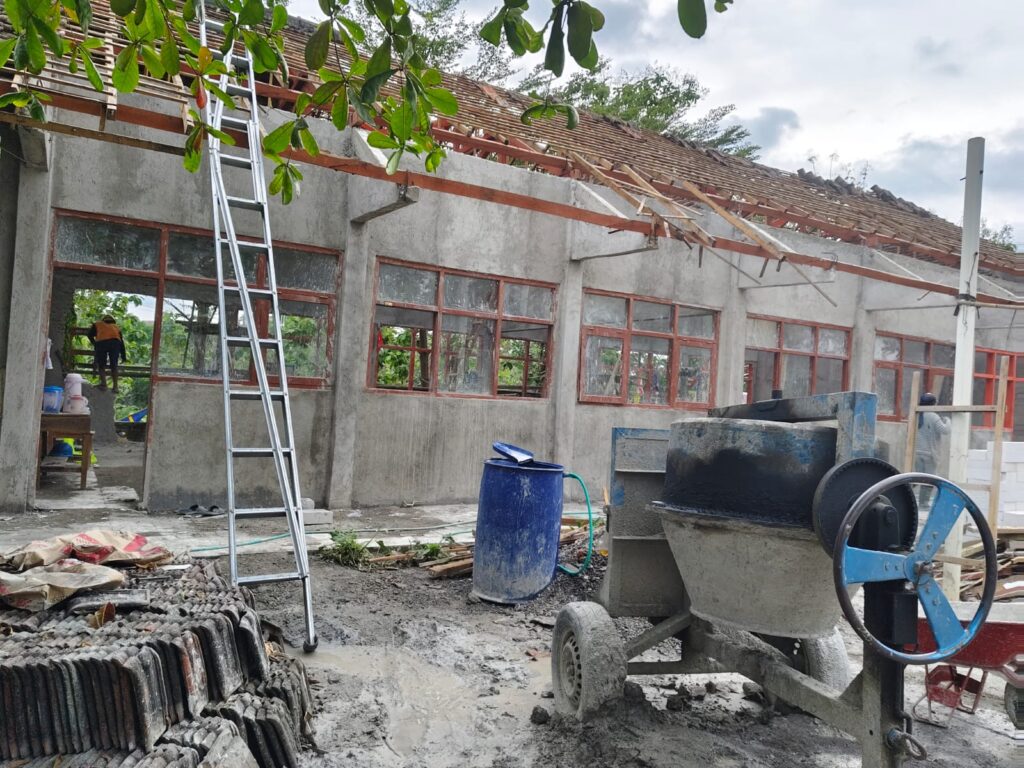 SMPN 3 Karanganyar Kerjakan Proyek Revitalisasi Dengan Maksimal