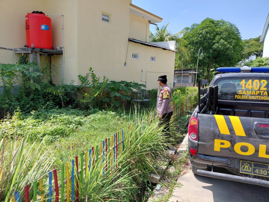 Polsek Kalitengah Monitoring Program P2B, Dorong Ketahanan Pangan Melalui Tanaman Bergizi di Pekarangan Warga