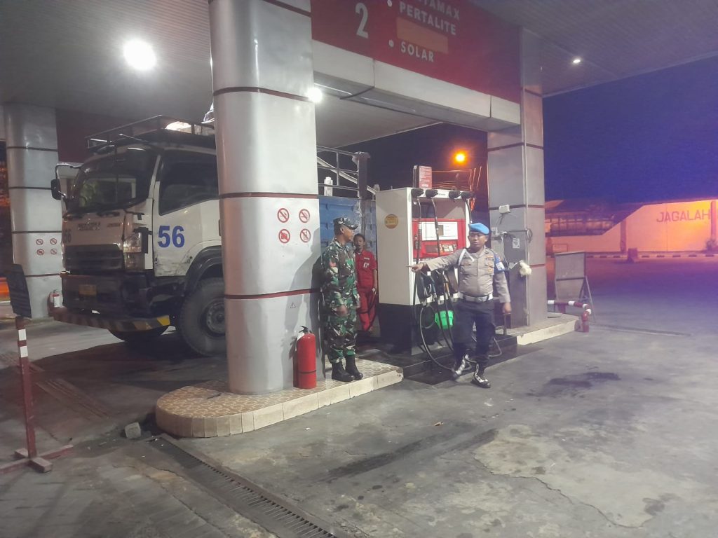 Patroli Objek Vital di Lamongan: Polsek Turi Tingkatkan Keamanan di SPBU Kruwul dan Rest Area