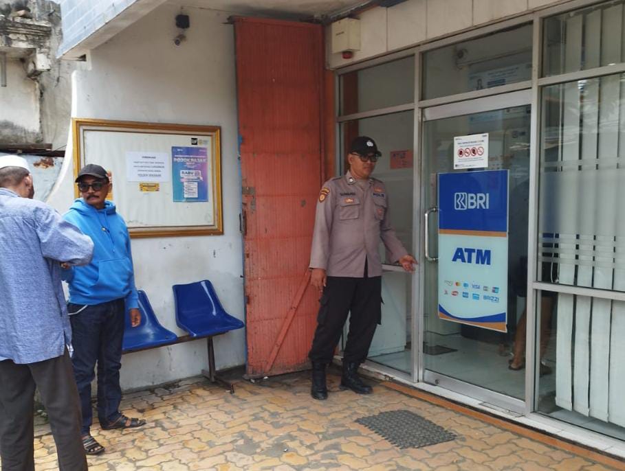 Polsek Maduran Gencarkan Patroli Objek Vital dan Pemukiman Jaga Kamtibmas