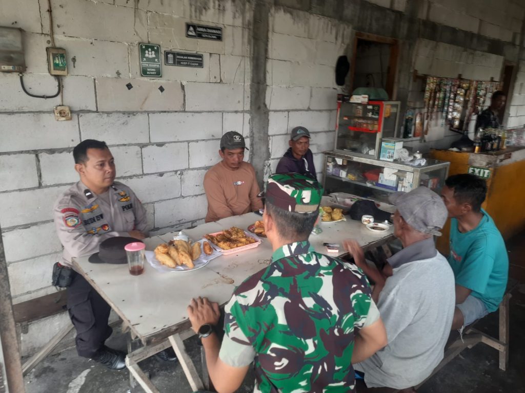 Polsek Turi Laksanakan Patroli Dialogis, Ajak Warga Jaga Kamtibmas di Lingkungan Masing-Masing