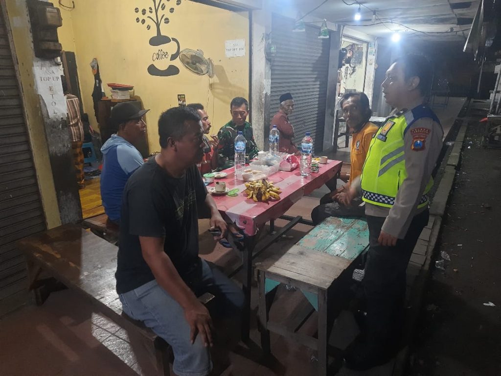 Patroli Gabungan TNI-Polri Tingkatkan Kewaspadaan Masyarakat di Kecamatan Turi