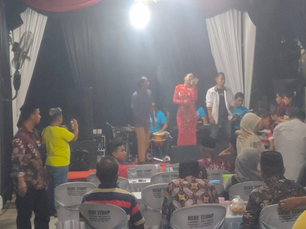 Polsek Kalitengah Amankan Acara Hiburan Rakyat di Desa Tiwet, Berlangsung Aman dan Kondusif