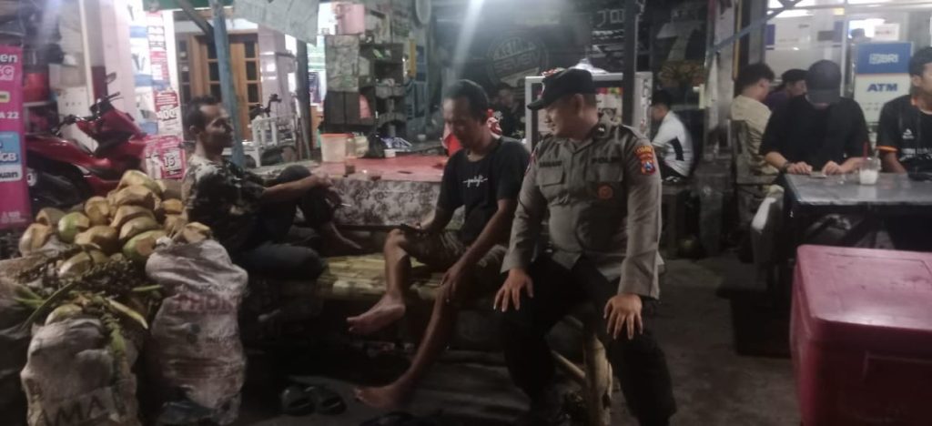 Polsek Maduran Gencarkan Patroli Dialogis, Ajak Warga Bersinergi Jaga Kamtibmas