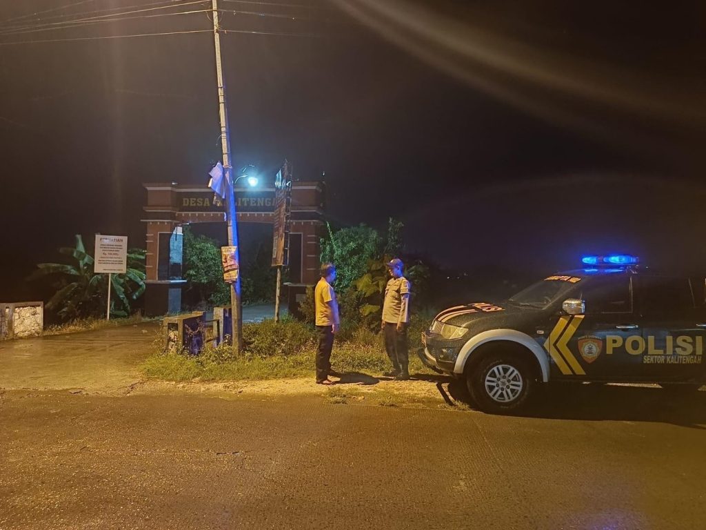 Polsek Kalitengah Gelar Patroli Malam untuk Pemantapan HarkamtibmasPetugas Sasar Obvit, Warkop, dan Pemukiman Warga, Tekankan Waspada Curanmor
