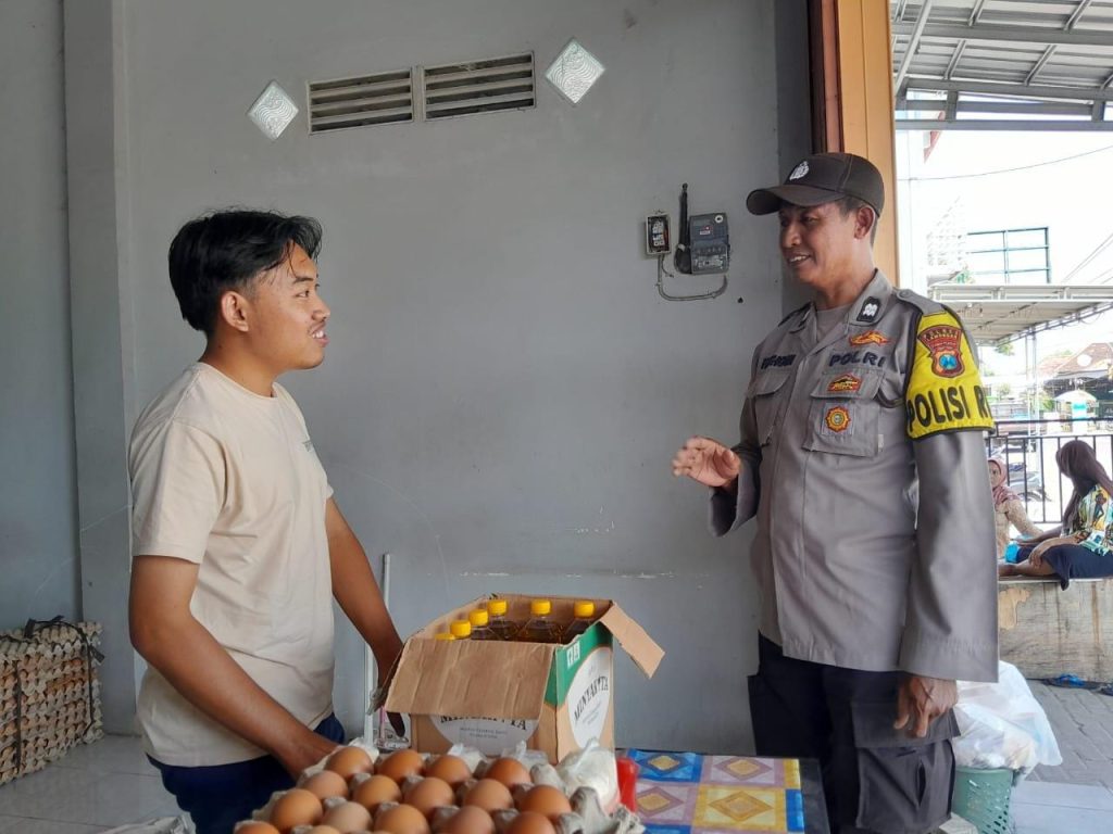 Patroli Dialogis Polsek Kalitengah Wujudkan Rasa Aman Warga dan Pelaku UsahaTingkatkan Harkamtibmas, Antisipasi 3C dan Gangguan Kamtibmas di Wilayah Kalitengah