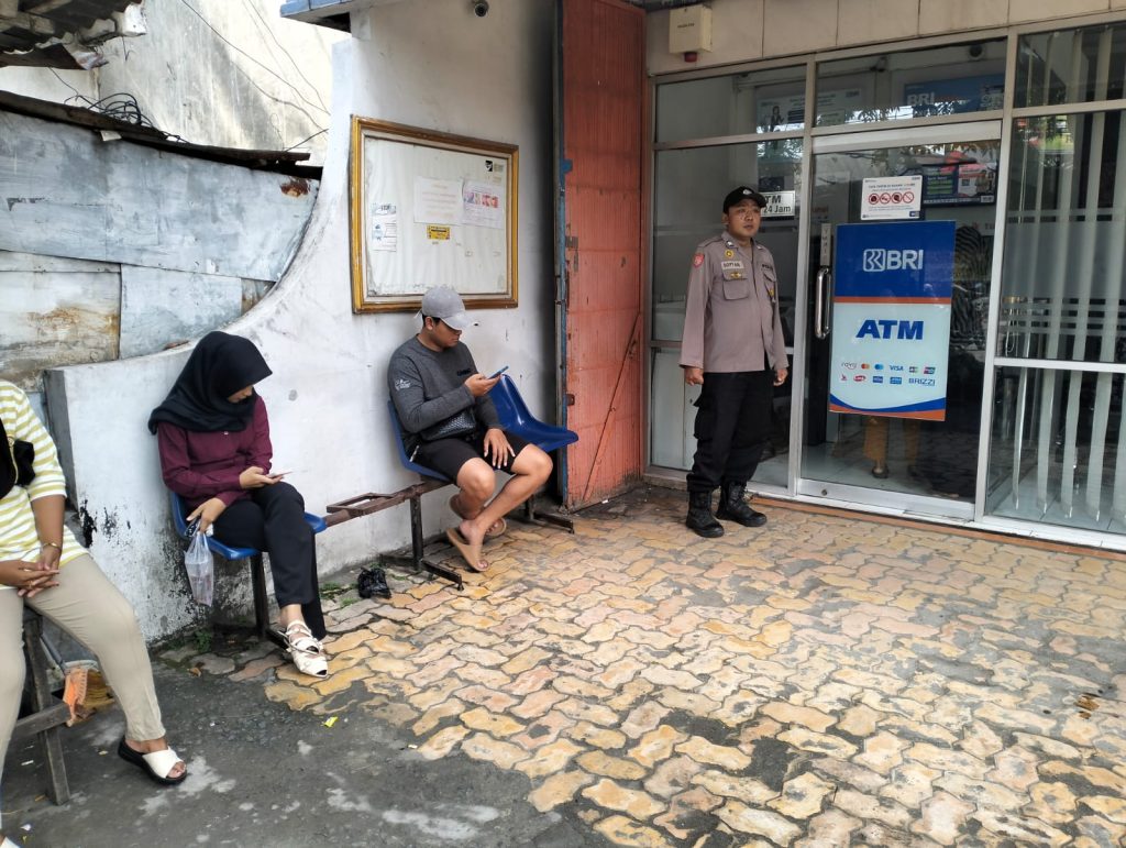 Polsek Maduran Gencarkan Patroli Siang di Obyek Vital dan Pemukiman, Pastikan Situasi Aman dan Kondusif