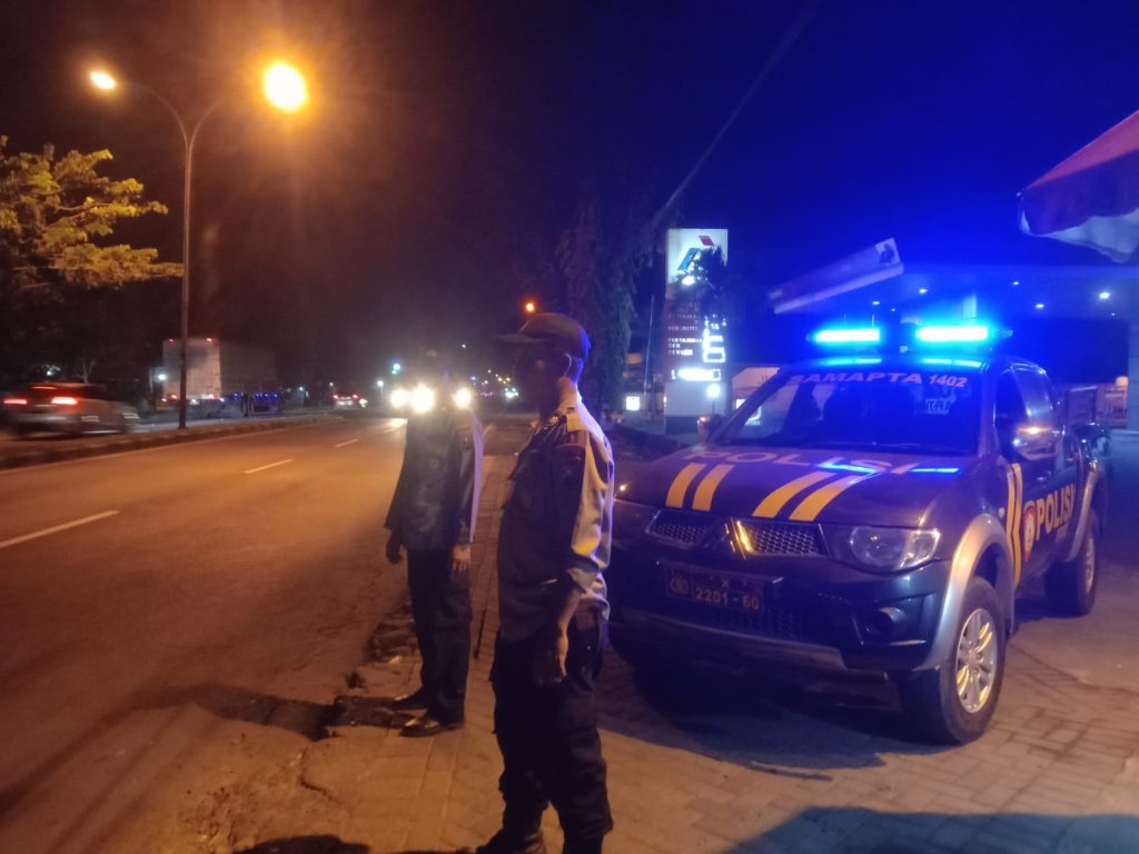 Polsek Turi Gelar Patroli Blue Light di Jalur Poros, Antisipasi 3C dan Ciptakan Rasa Aman Warga