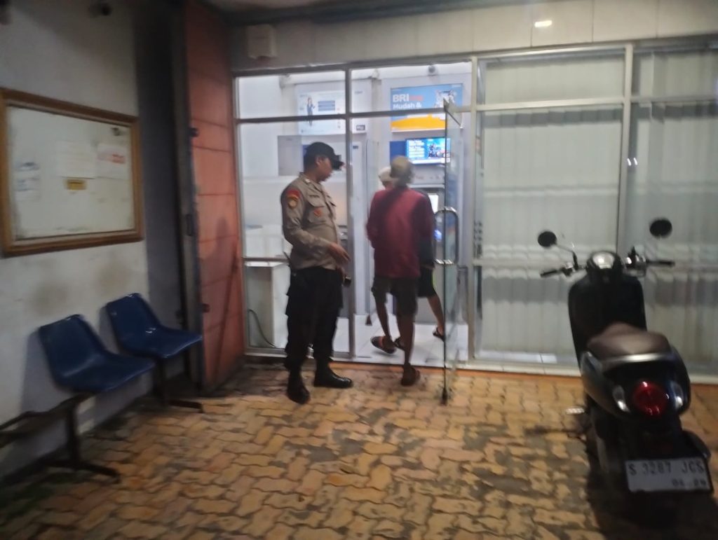 Patroli Perintis Presisi Polsek Maduran Pastikan Keamanan Obyek Vital dan Pemukiman Warga