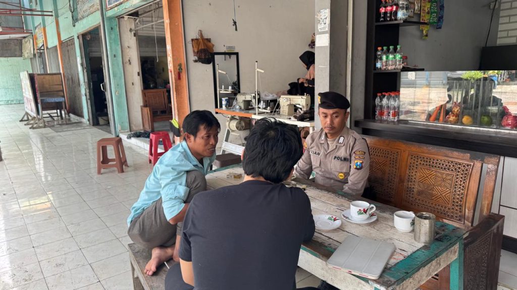 Polsek Maduran Gelar Patroli Dialogis, Warga Diimbau Waspadai Curanmor dan Gangguan Kamtibmas