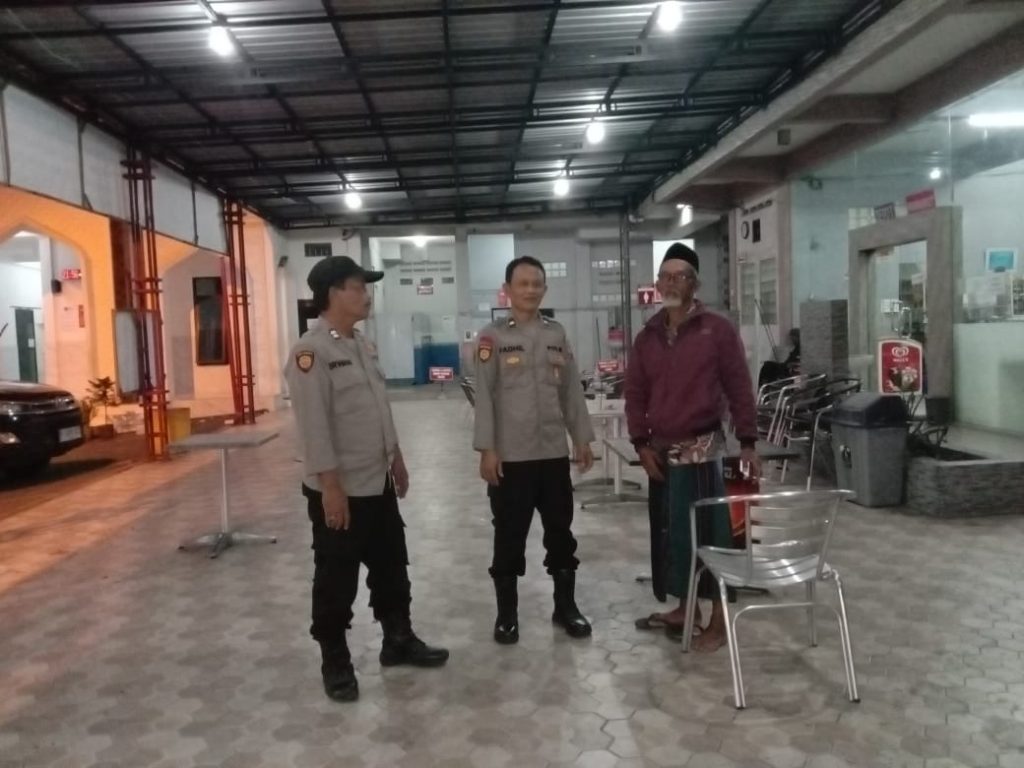 Polsek Turi Gelar Patroli Presisi Dialogis di Objek Vital, Wujudkan Keamanan Malam Hari