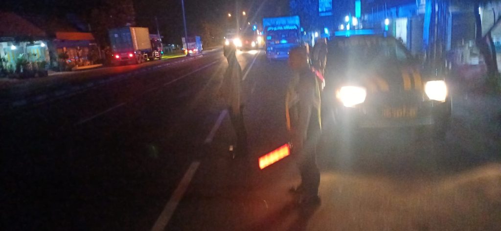 Patroli Blue Light Polsek Turi Sisir Ruas Poros Lamongan–Babat, Antisipasi 3C dan Gangguan Kamtibmas