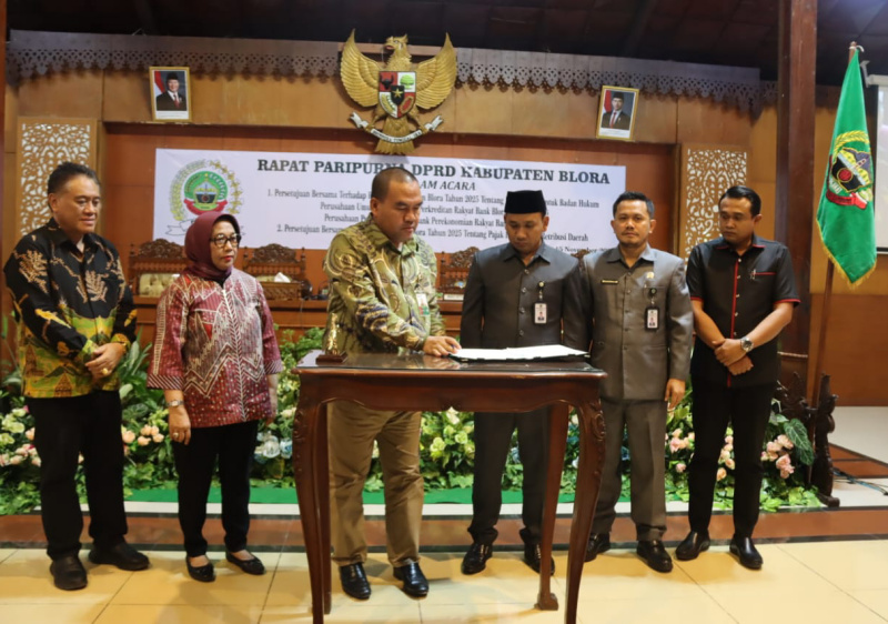 Bupati dan DPRD Setujui Transformasi Badan Hukum BPR Bank Blora Artha