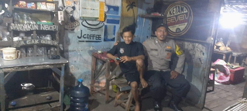 Polsek Maduran Sapu Malam, Razia Warkop & Pertokoan Cegah 3C