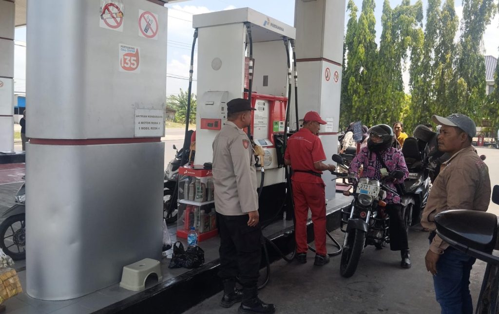 Polsek Karanggeneng Gelar Patroli Siang Harkamtibmas, Sasar Bank-SPBU-Pertokoan, Situasi Aman 100%