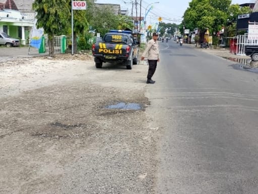 Aiptu Hardi dan Aipda Sugeng “Jadi Penutup Celah” Kecelakaan di Jembatan Karanggeneng, Arus Pagi Lancar Jaya!
