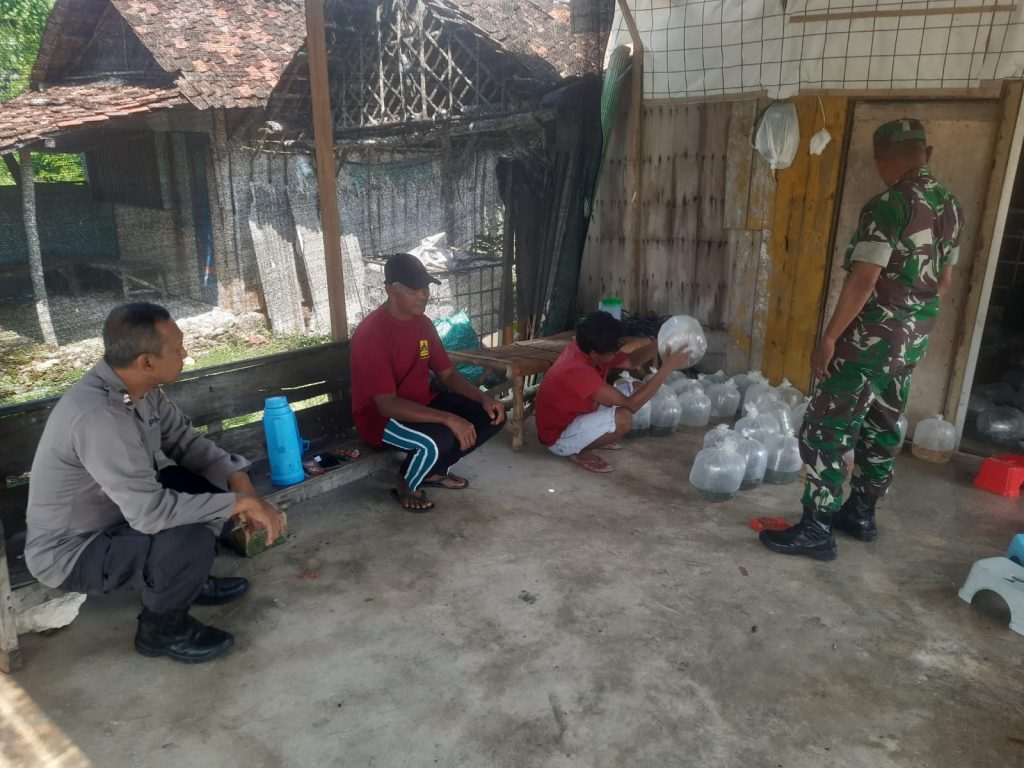 Patroli Gabungan Polri–TNI di Kecamatan Turi Tegaskan Himbauan Kamtibmas kepada Warga