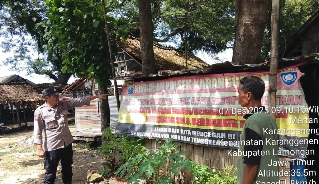 Polsek Karanggeneng Pasang Banner Larangan Mandi di Bengawan Solo, Cegah Insiden Tenggelam