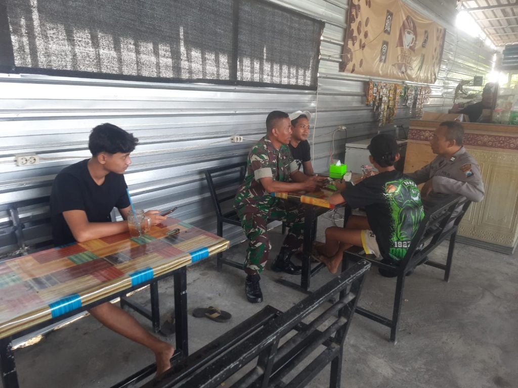 Sinergi TNI–Polri Gelar Patroli Dialogis di Turi, Warga Diimbau Tingkatkan Kewaspadaan Lingkungan