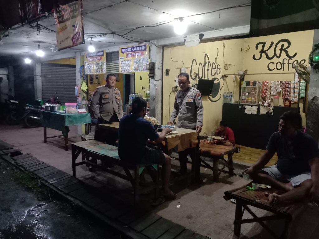 “Patroli Dialogis Polsek Turi–Koramil Perketat Harkamtibmas, Warga Warkop Diberi Imbauan Waspada 3C”