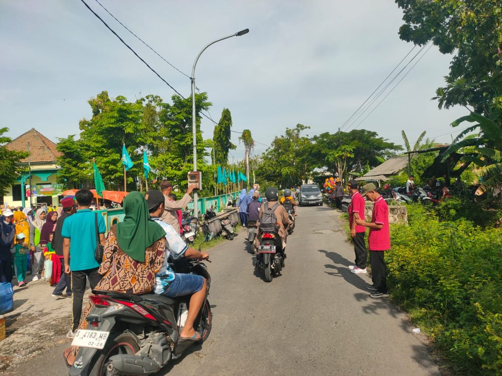 Peringati Hari Guru Nasional, Polsek Kalitengah Amankan Kegiatan Jalan Sehat