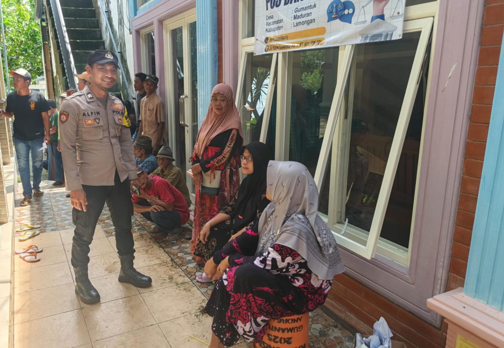 Polsek Maduran Polres Lamongan Laksanakan Patroli Dialogis, Himbau Warga Desa Parengan Waspada Curanmor dan Cuaca Ekstrem