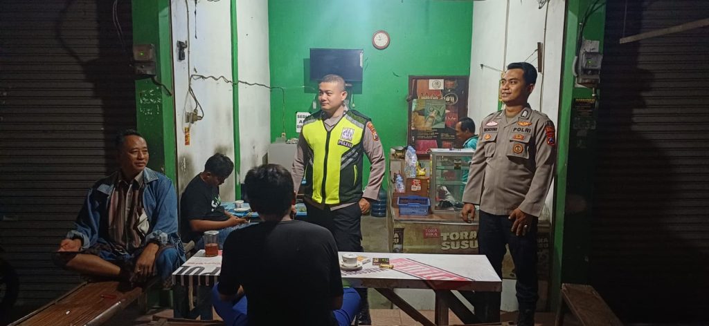 Polsek Turi Gelar Patroli Dialogis, Himbau Masyarakat Tingkatkan Kewaspadaan Lingkungan