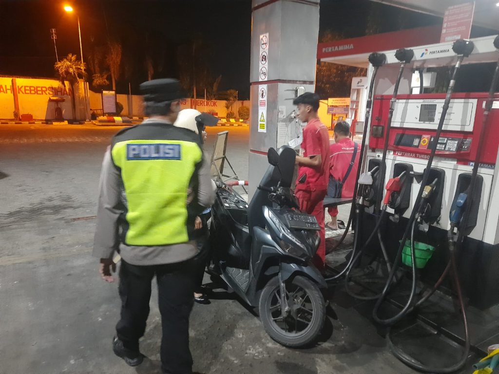 Malam Larut di Warkop Turi: Polsek Turi Blusukan Patroli, Himbau Warga Tingkatkan Waspada Antisipasi 3C!
