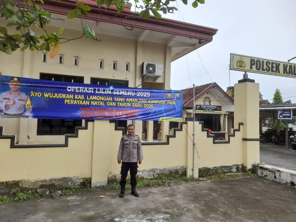 Polsek Kalitengah Pasang Banner Megah Operasi Lilin Semeru 2025: Himbauan Kuat Jaga Kamtibmas Aman Damai Sambut Natal 2025 dan Tahun Baru 2026!