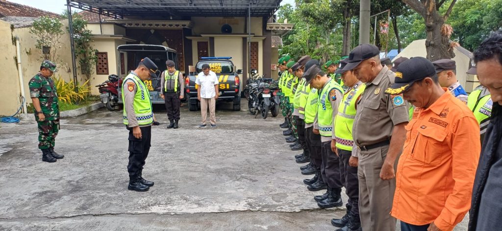 Apel Siaga Malam Natal 2025, TNI–Polri dan Satpol PP Turi Tunjukkan Soliditas Jaga Kondusivitas Wilayah