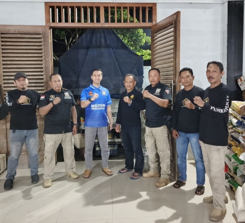 Solidaritas Tanpa Batas, PSHT Lamongan Lepas 6 Ton Beras dan Bansos untuk Korban Bencana Sumatera